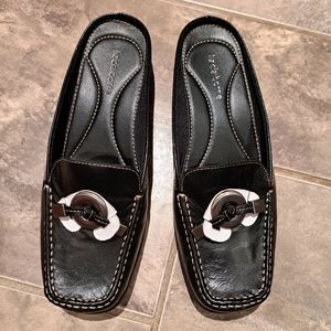 Luz Claiborne Abram black coffee Memphis flats